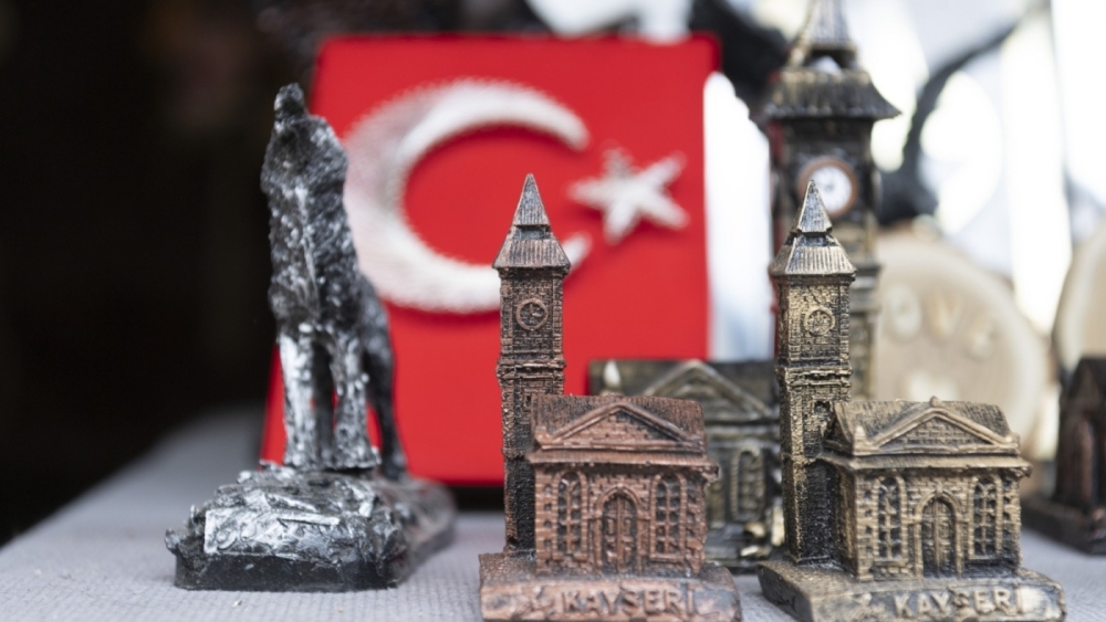 Sanatçılar Sokağı ziyaretçilerini bekliyor